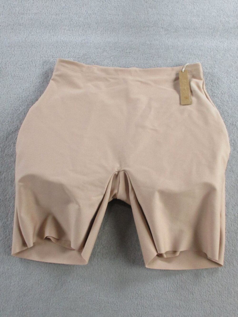 SKIMS Body Butt Enhancing Shorts Womens Medium Clay Shapewear Padded Compression - Picture 2 of 7